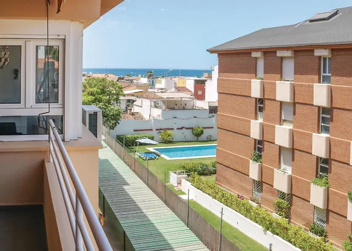 4 Bedroom Stunning Apartment In Malaga