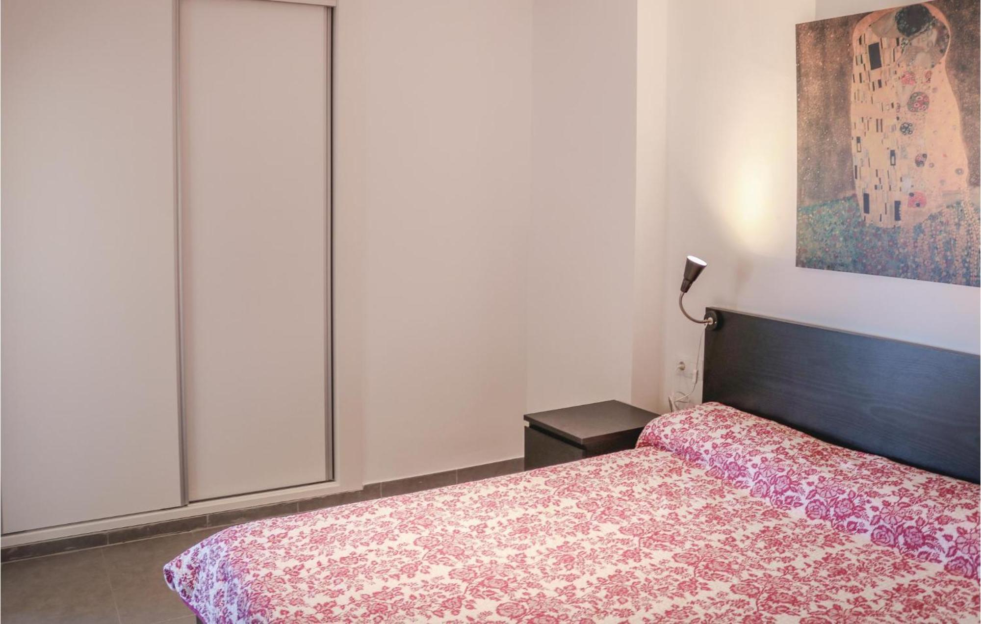 Apartamento 4 Bedroom Stunning In Málaga